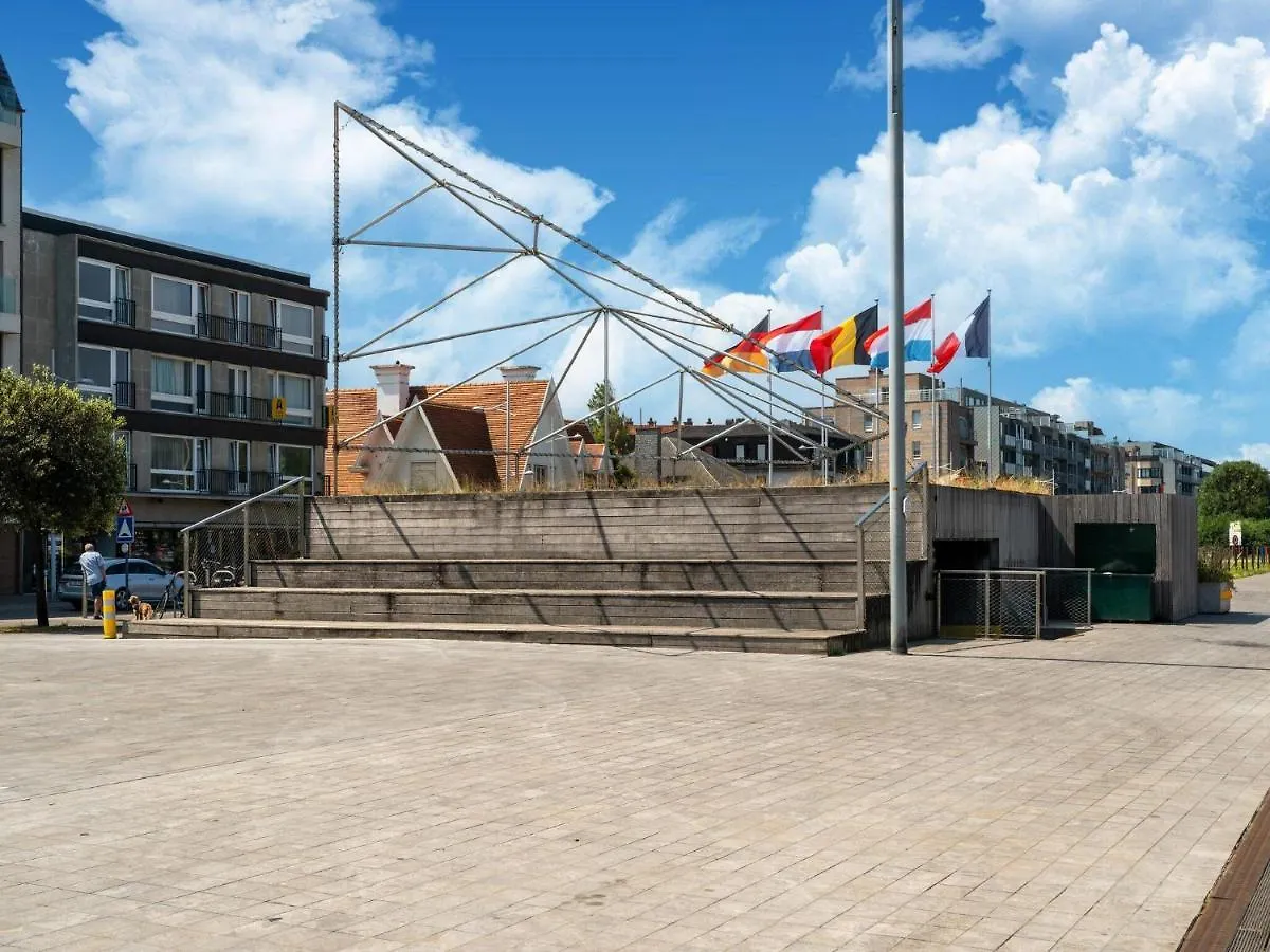 Nice Apartment In Bredene With Balcony